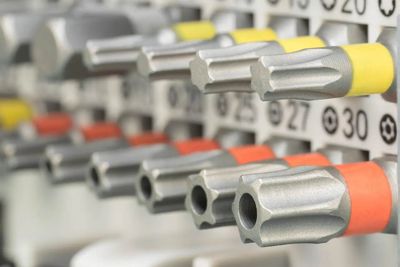 Kan opbevaringskasser bruges til opbevaring af værktøj?